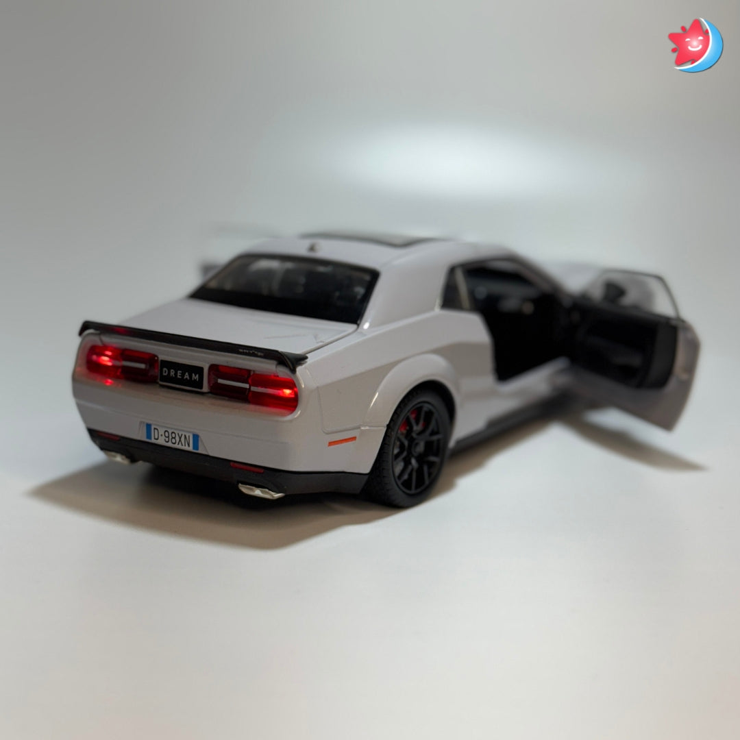 Dodge Challenger SRT Hellcat 1:24 scale diecast model car with openable doors, pull back action, light and music
