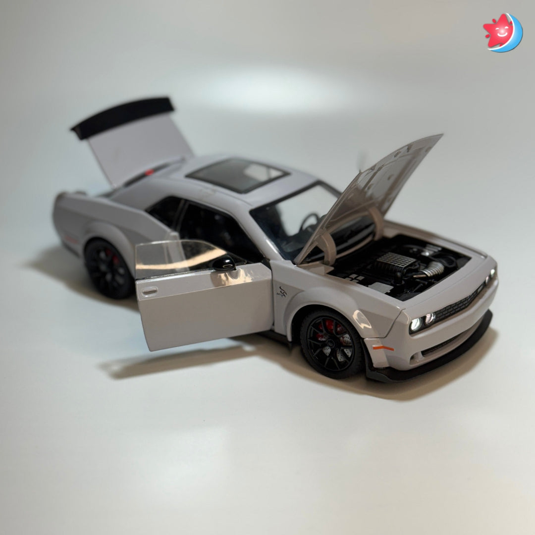 Dodge Challenger SRT Hellcat 1:24 scale diecast model car with openable doors, pull back action, light and music