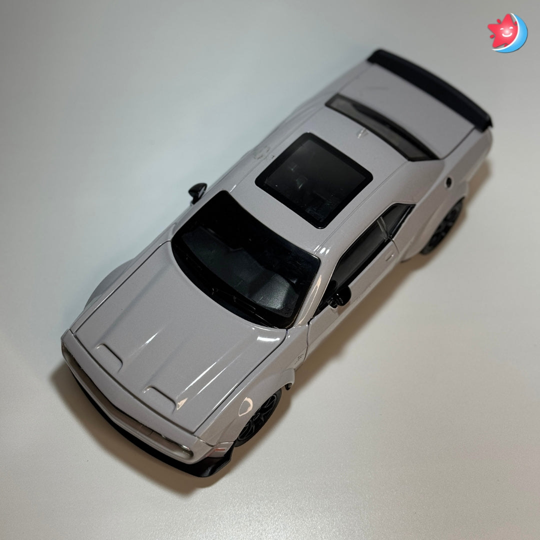 Dodge Challenger SRT Hellcat 1:24 scale diecast model car with openable doors, pull back action, light and music