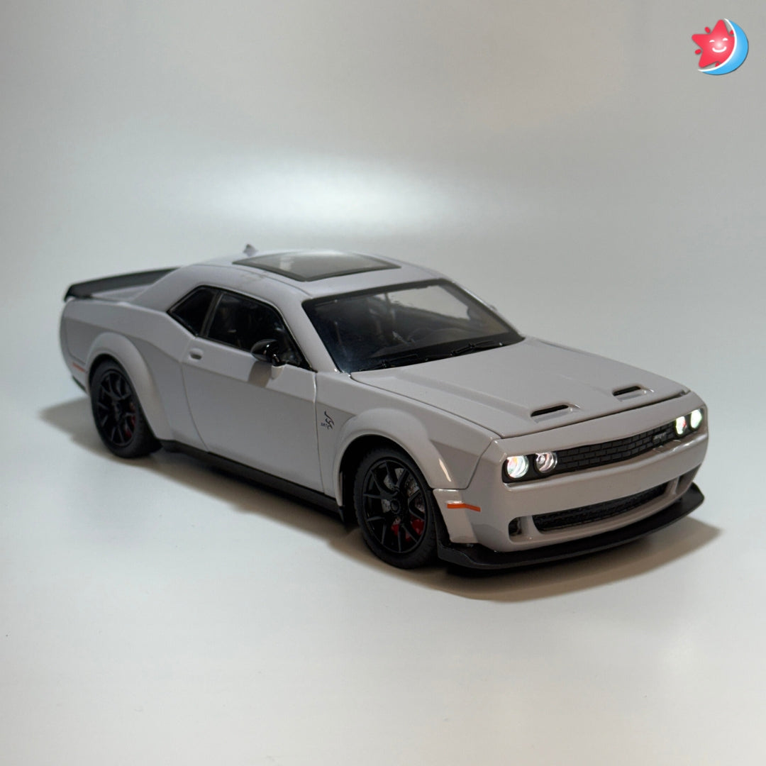 Dodge Challenger SRT Hellcat 1:24 scale diecast model car with openable doors, pull back action, light and music